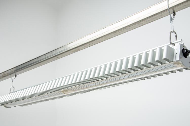 LED L1000 mount on iron rod side view