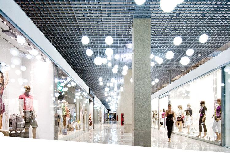 LED lighting in retail shopping center