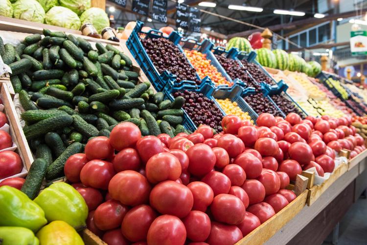 Visually Fresh Supermarket Produce